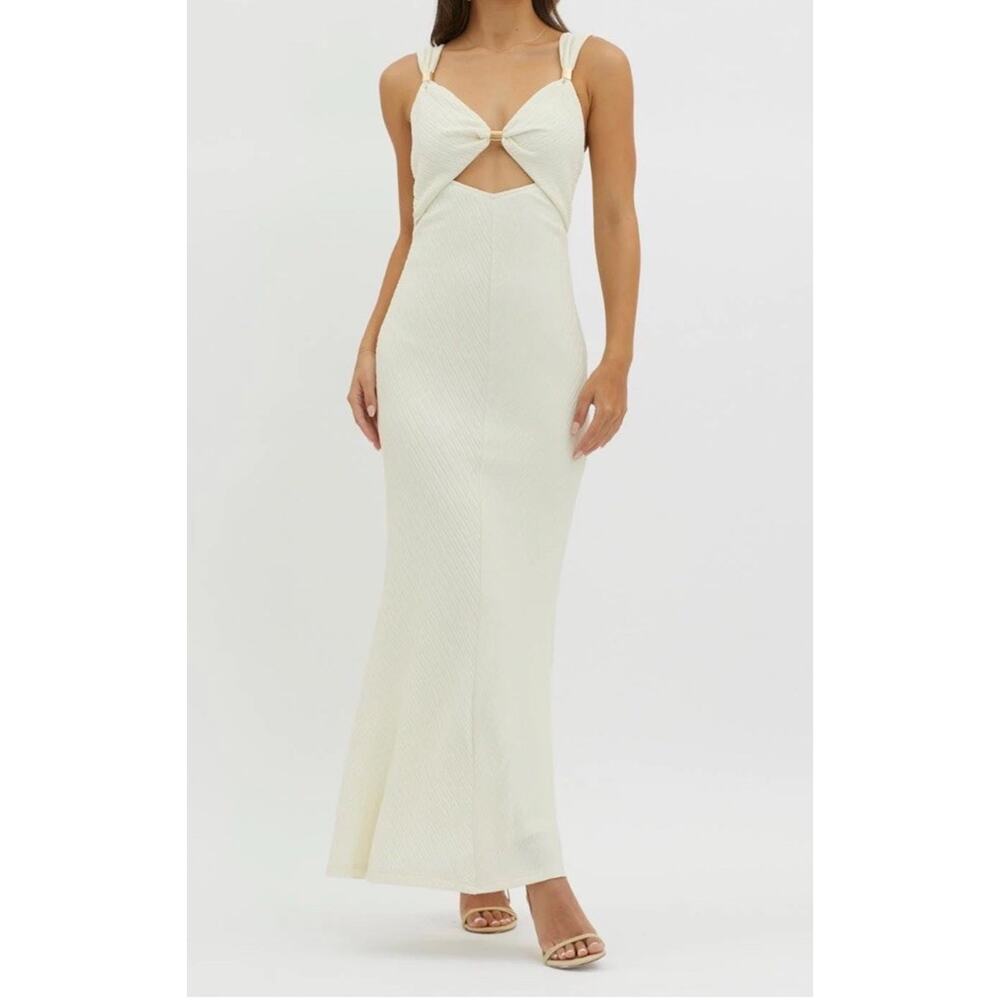 Sun white cut-out maxi dress with gold-tone hardware details on the straps - Picture 2 of 11